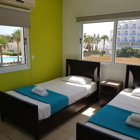 Aurelia2 Paralimni